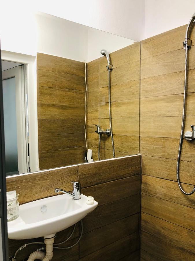 Central Petit Room Брашов Экстерьер фото