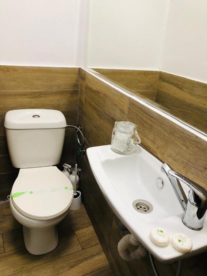 Central Petit Room Брашов Экстерьер фото